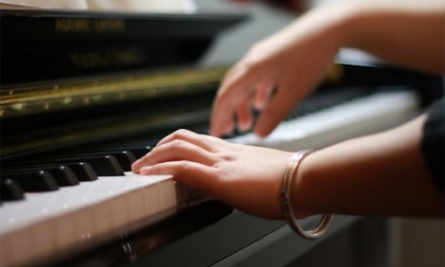 Cần gia sư dạy giỏi đàn piano tại Vũng Tàu